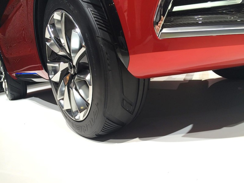 Mitsubishi Concept XR-PHEV - Falken concept SUV tyre