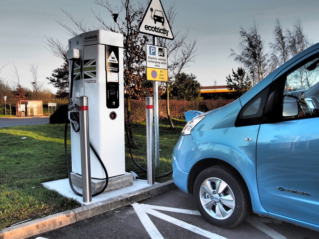 Electric point. Electric vehicle Charging Station. Electric vehicle Charging Station в Москве. Шкаф для зарядки электромобилей. Ev зарядные станции для электромобилей.