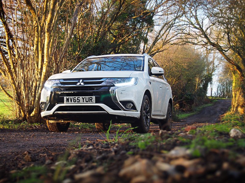 Mitsubishi Outlander PHEV | AutoVolt